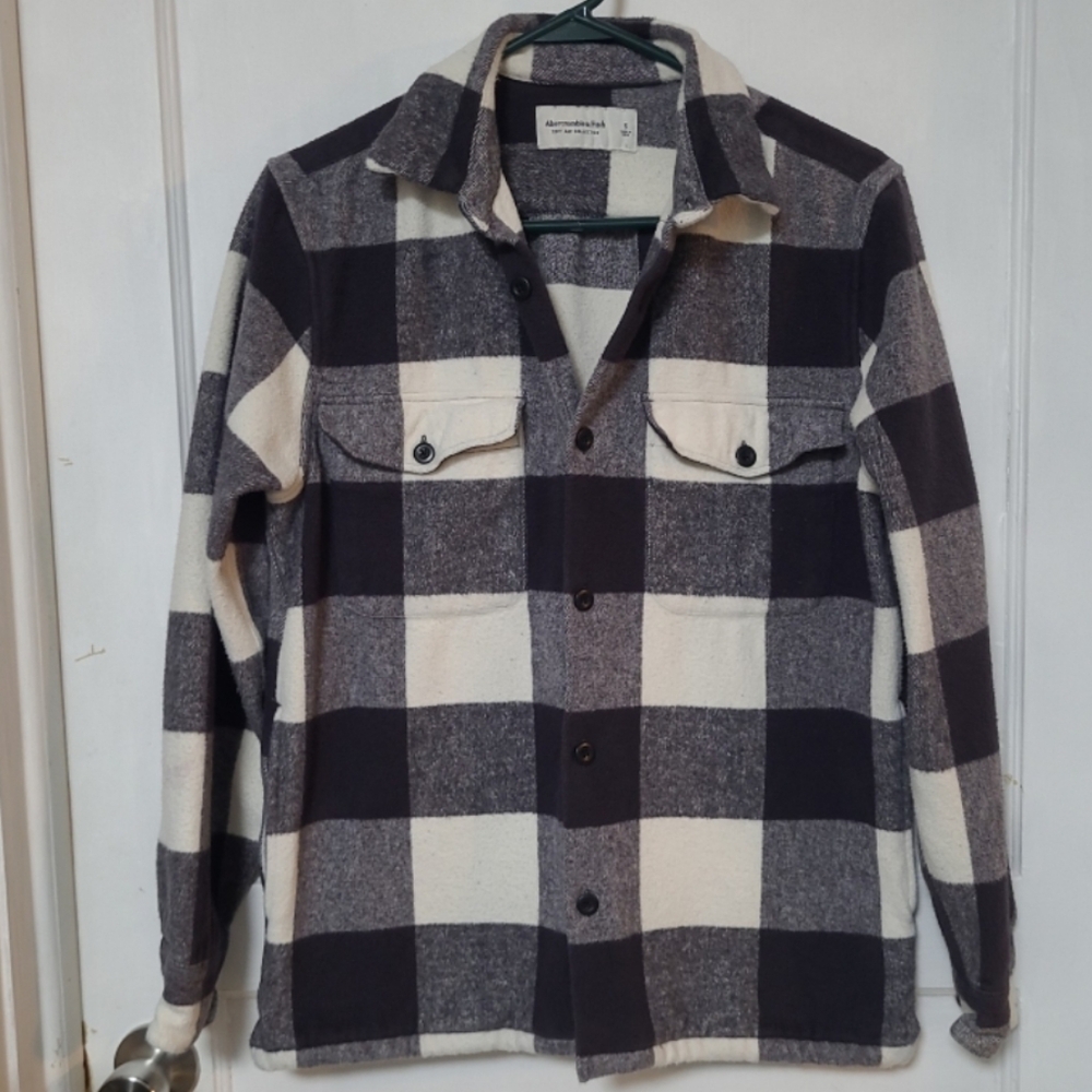 Abercrombie & Fitch Flannel Black and Cream Plaid Lightweight Shacket